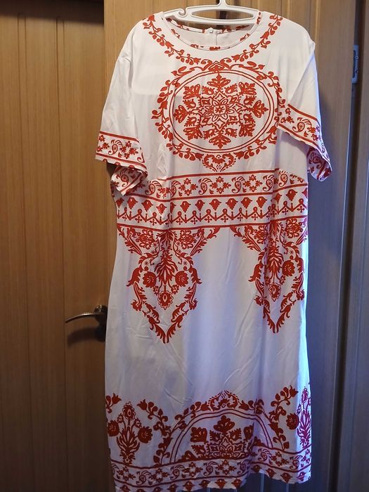 Нова дамска рокля голям размер 5XL  120см.талия