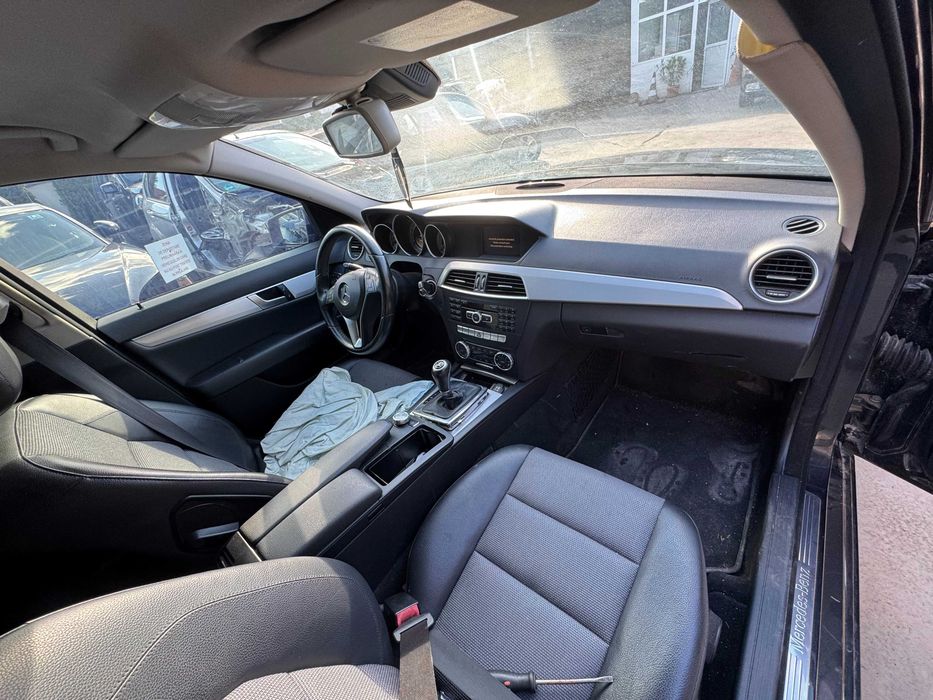 Dezmemrbam Mercedes W204 C180 CGI facelift 2012 C-Class