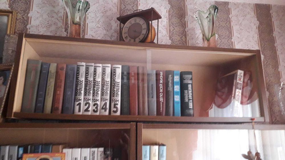 Продам СТЕКЛО (от полок)