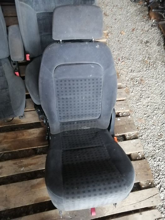 Продам сидение заднего ряда на Шаран с детским сидением,