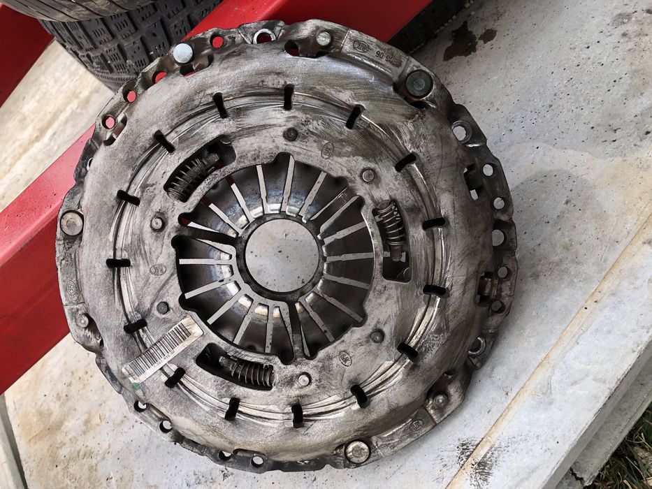 Съединител LUK с маховик за Bmw N47D20 2.0d 318d,320d,116d,118d,120d