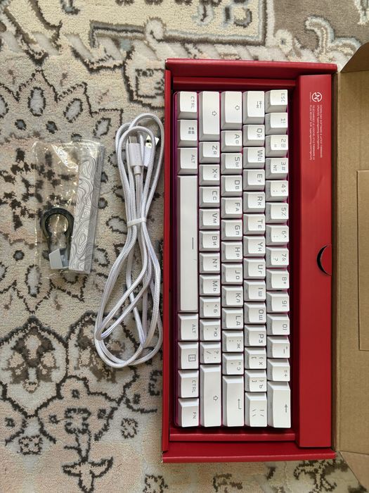 клавиатуру HyperX Alloy Origins 60
