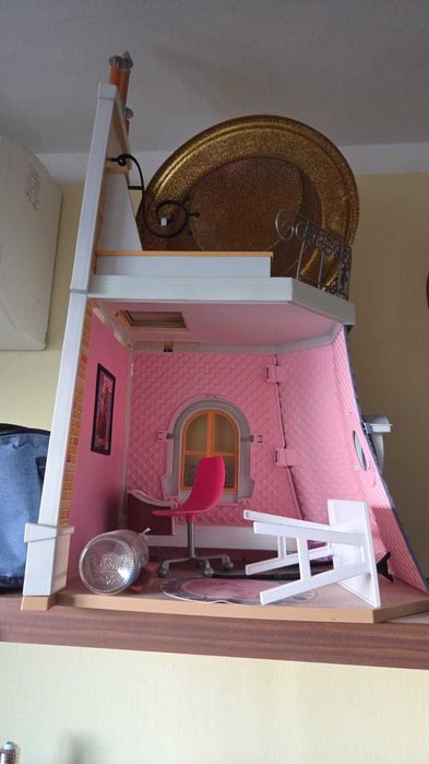 Casuta de papusi cu desenele DOAMNA BUBURUZA ( ladybug )