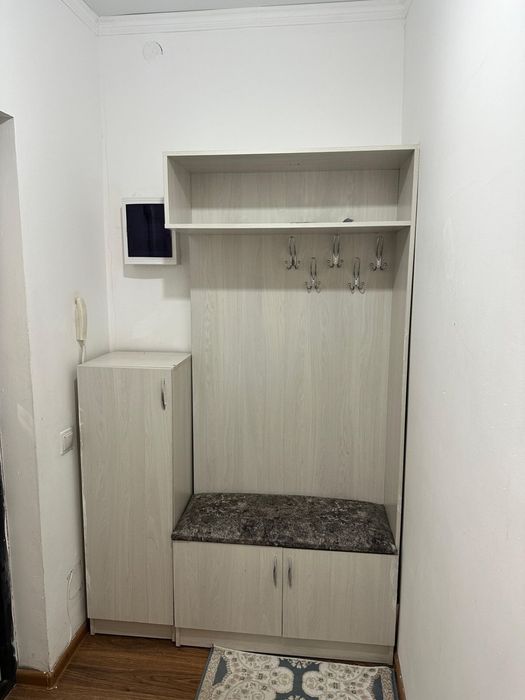 Срочно продается шкаф и прихожка