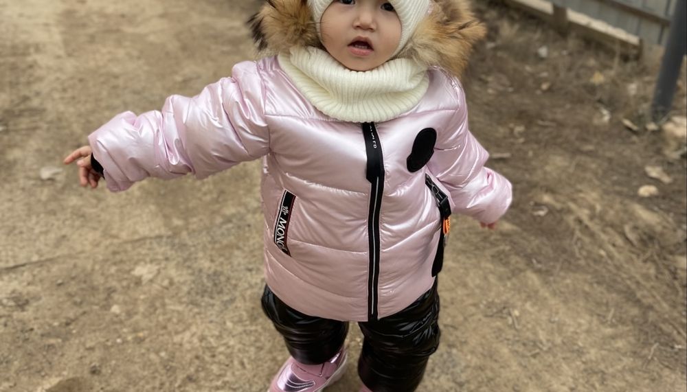 Продам детские зимние куртки