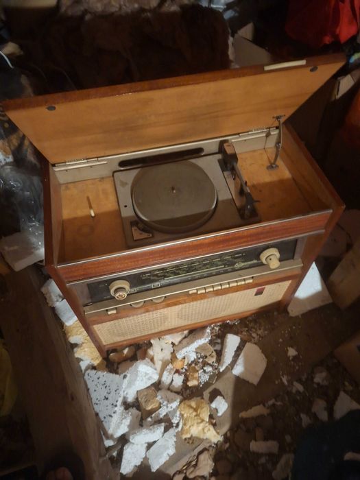 Радио грамофон  много запазено
