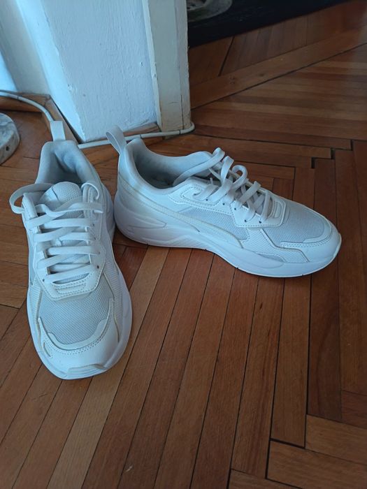 Vând adidași puma