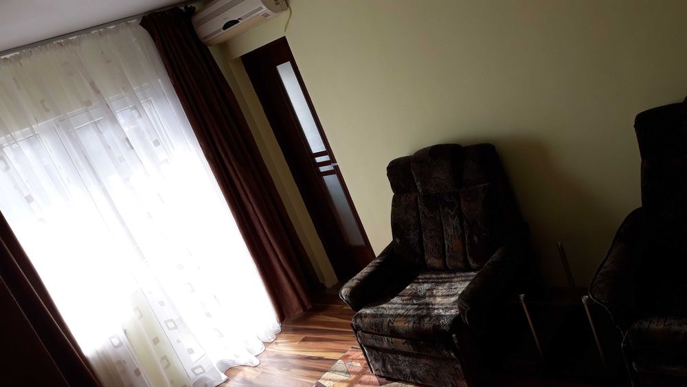 Inchiriez garsoniera Arad-Micalaca et.2 ,cu balcon, str Abrud, langa piata Miorita, aproape de Facultate, complet si modern utilata, ocupabila imediat