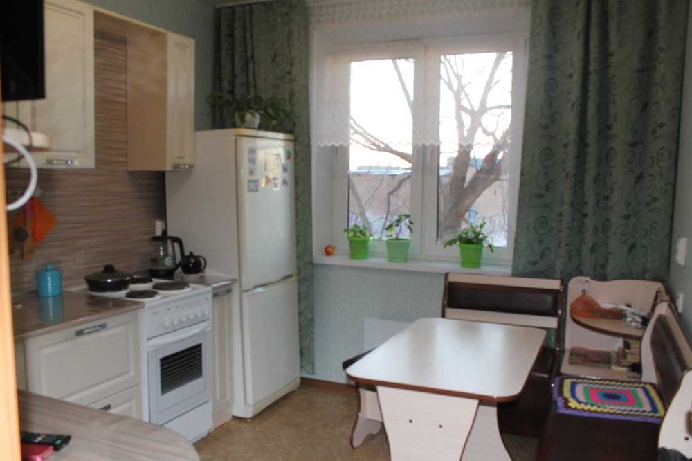 Сдам 1 комнатную (19 мкр)