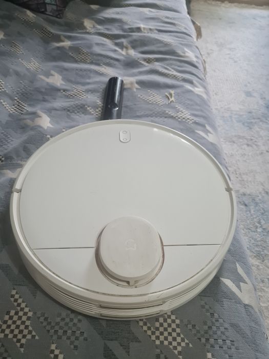Робот пылесос новый совсем не пользовалась,потому что не умею