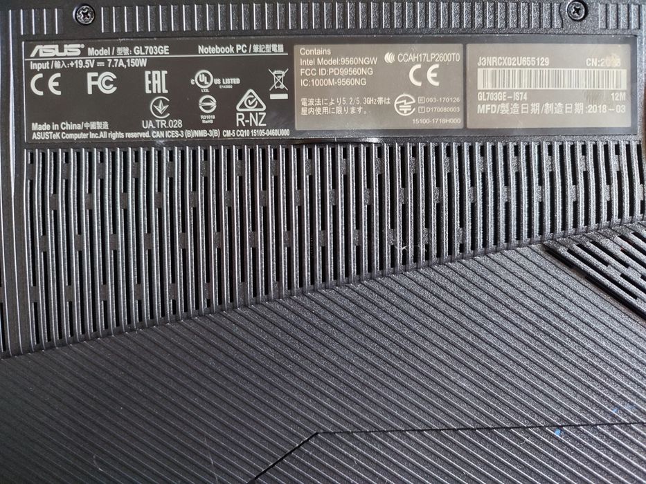 Продаётся Игровой ноутбук Asus ROG Strix GL703GE 17,3' дюйма + сумка