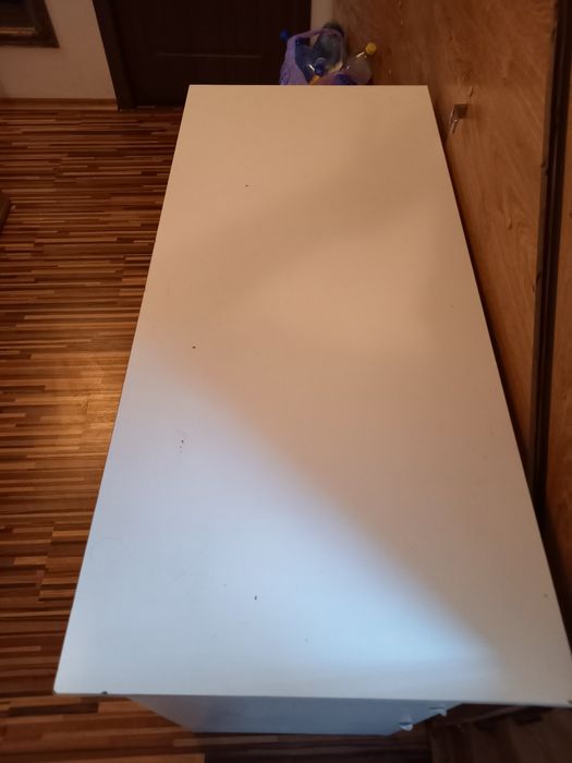 Vând birou alb 110×50