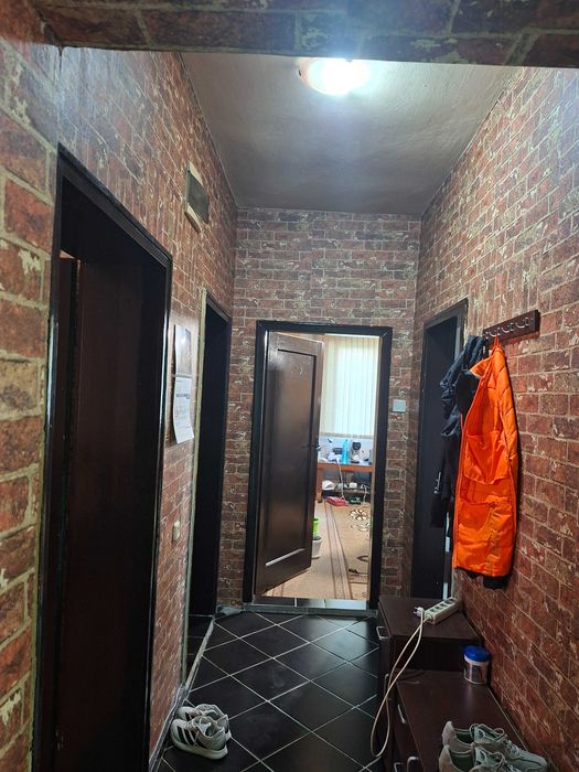 Продава етаж от къща идеален център 120кв.м.