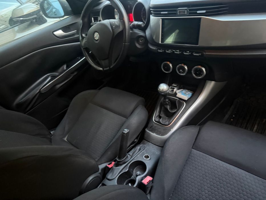 ALFA ROMEO Giulietta 2011 — imagine 4