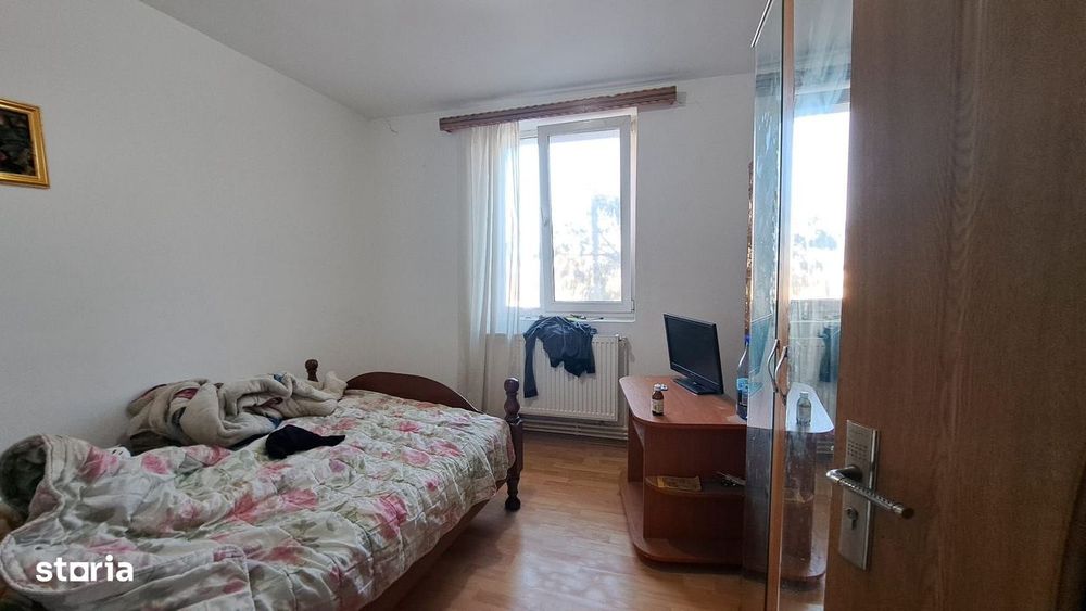 Agigea, 3 Camere Decomandat 2 Bai, Centrala Gaz, 70 Mp. Parcare, Boxa