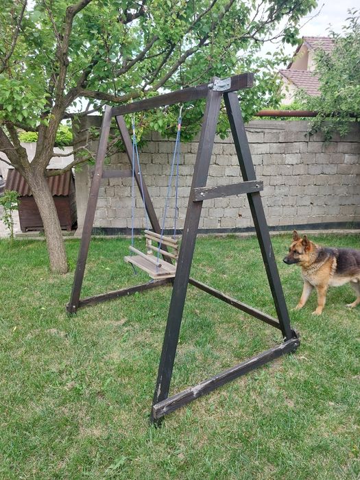 Vând leagăn de copii din lemn