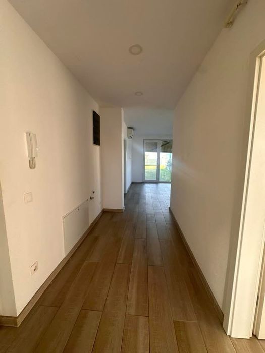 Vand Apartament SAD cu teren 180mp