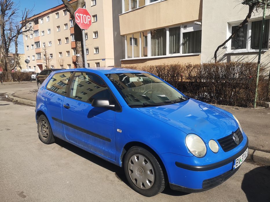 Vând Polo albastru 2 uși