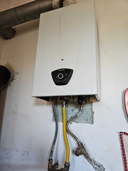 debarasare / vanzare tot din casa : masa calcat, televizor LCD, mobila veche, clima portabila, canapea extensibila etc.