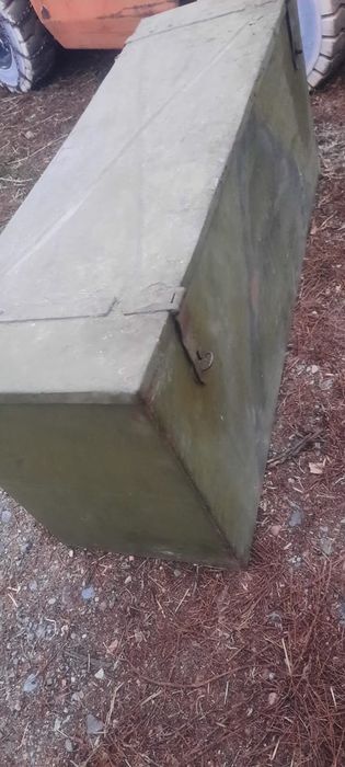 Ящик металический.