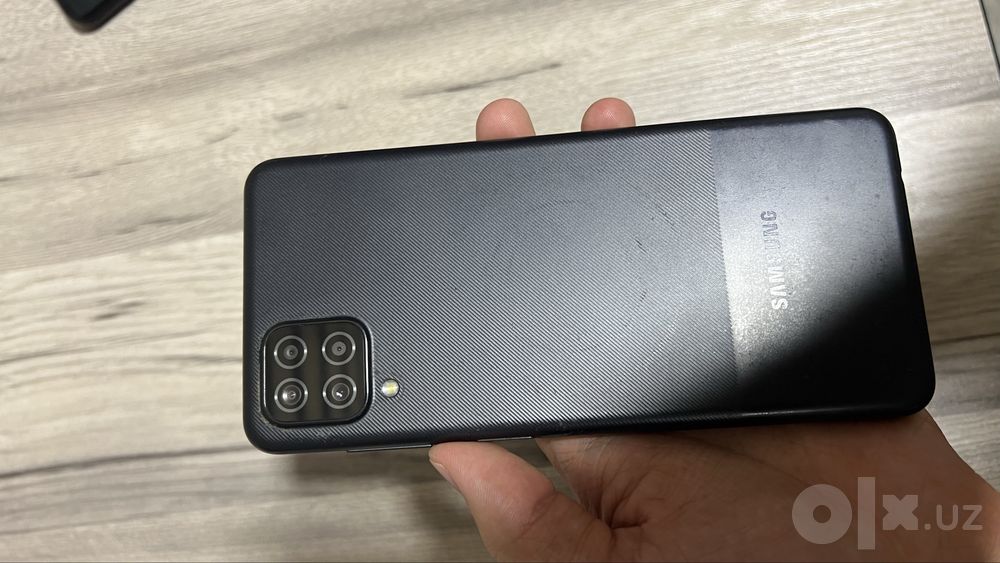 Samsung A12 yaxshi holatda