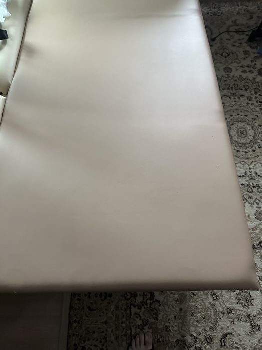 кушетка для салона красотыи процедурного кабинета