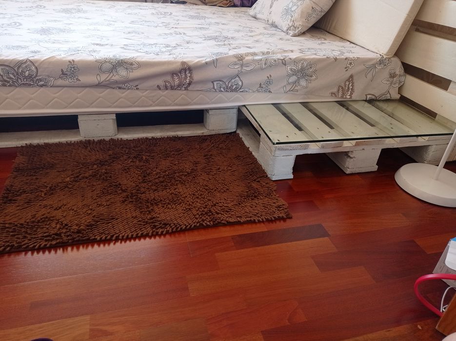 Кровать двуспальная из паллет