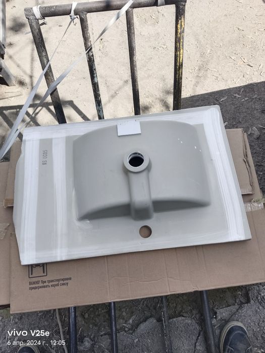 Раковина Глория белое