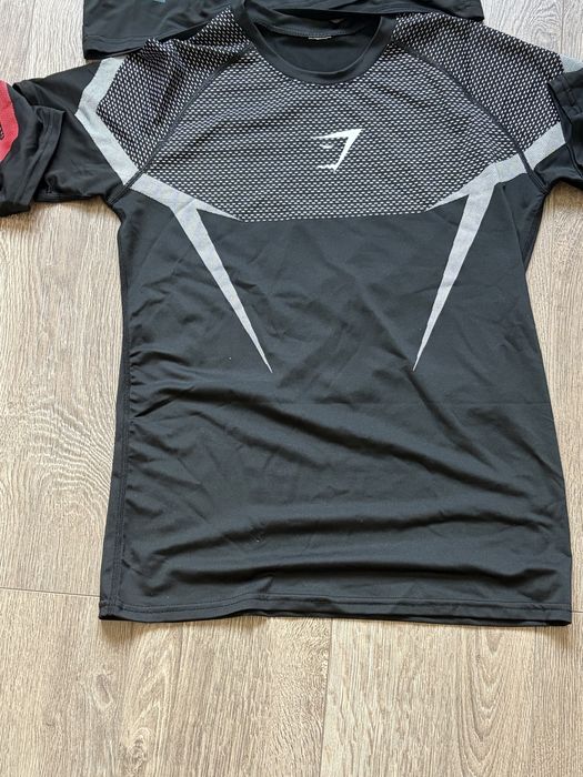 Gymshark rushguards, different colours, sizes:M and L