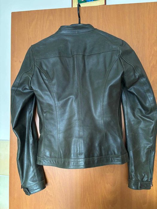 Geaca dama piele naturala. Marimea M.