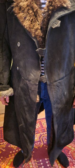 Продажа мужской верхней одежды.