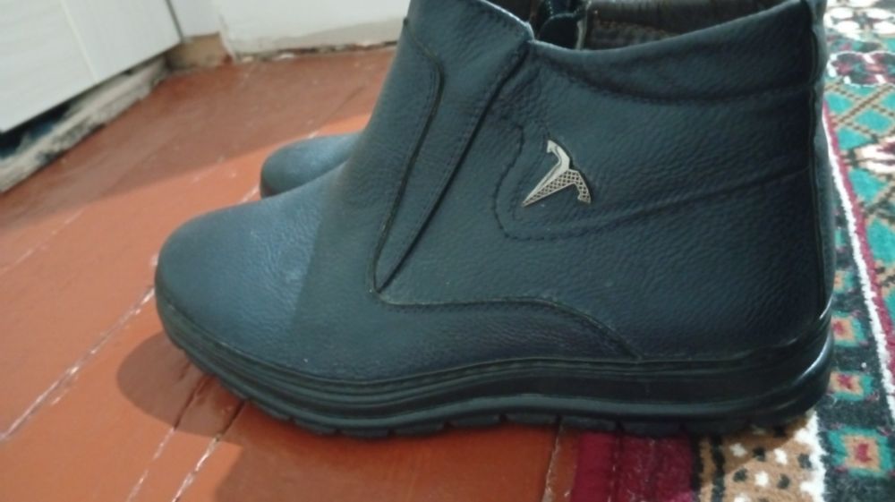 Продаются сапоги