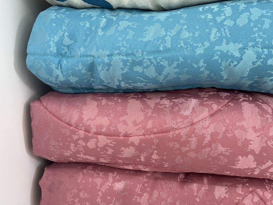 Көрпелер сатылады.