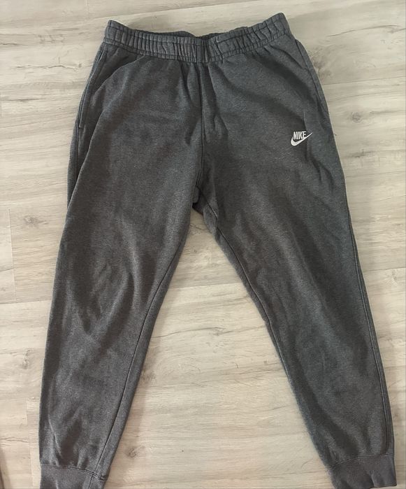 Pantaloni Nike