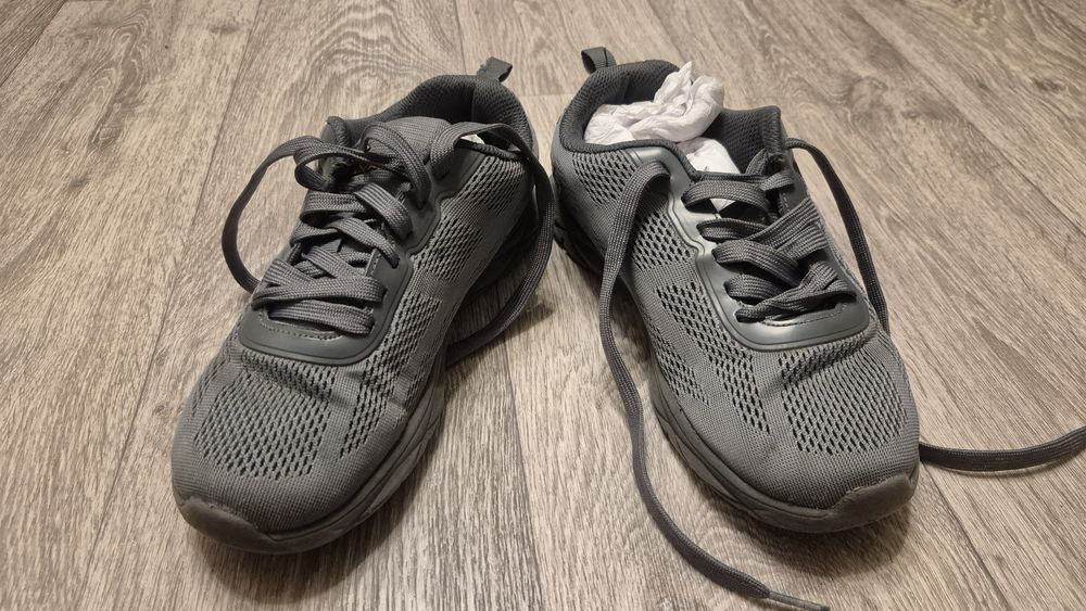 Кроссовки детские