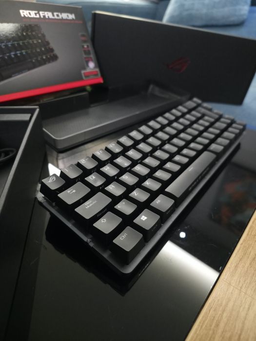 Asus ROG  Falchion wireless геймарска клавиатура