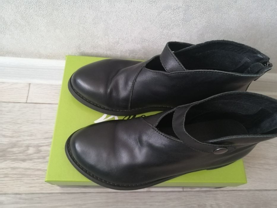 Продам женскую обувь