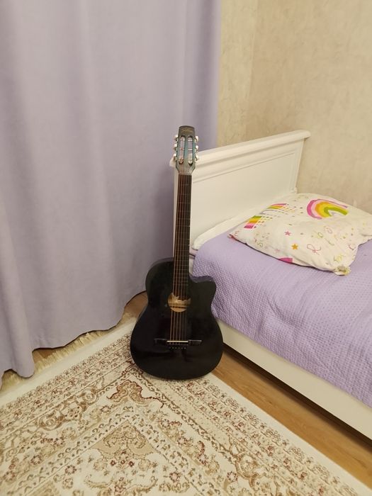 Гитара продам срочно