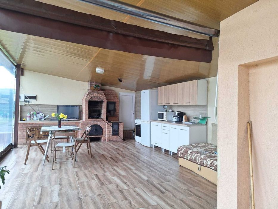 AFACERE LA CHEIE cu locuință + hale, teren 4.007 m²