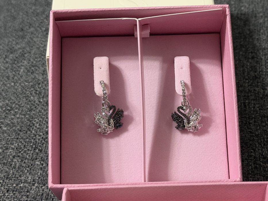 емблематичните обеци на Swarovski