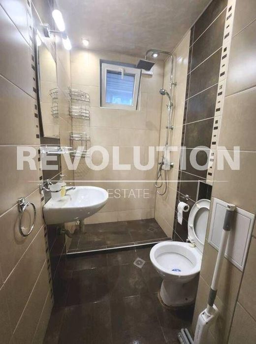 Дава се под наем Двустаен апартамент в Варна, Център - 65 кв.м за 498.27 € - Снимка #4