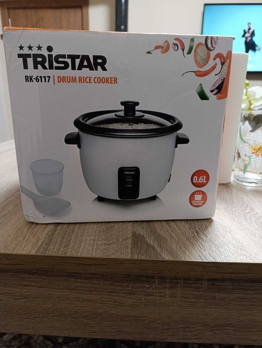 уред за готвене на ориз Tristar RK-6117.