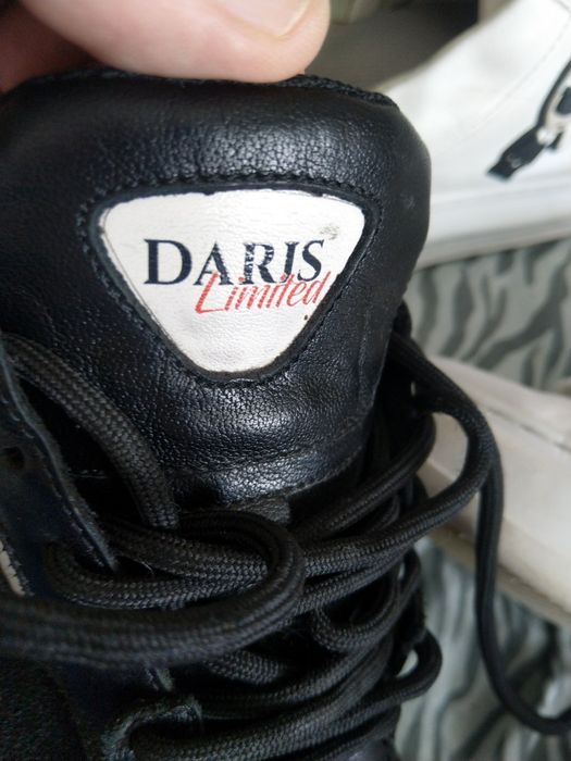 Лот  Adidas  и Daris дамски маркови маратонки.