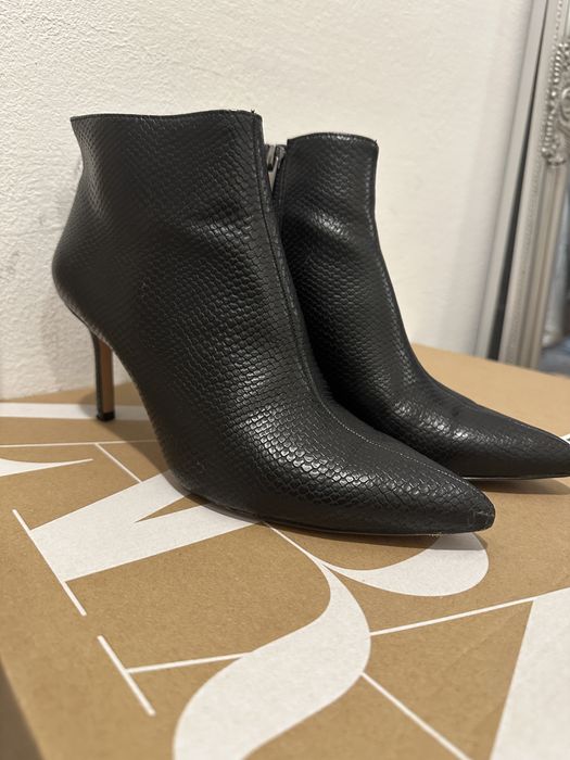 Botine cu toc Stradivarius