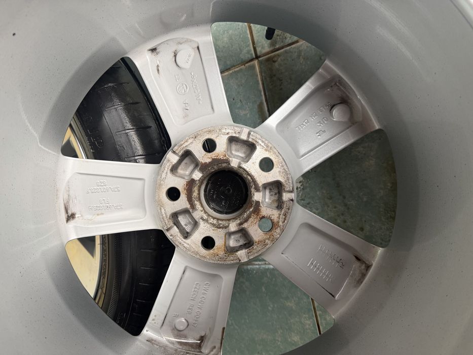 Roti/ jante aliaj R17 originale SKODA Superb 215/55/17 Goodyear vara