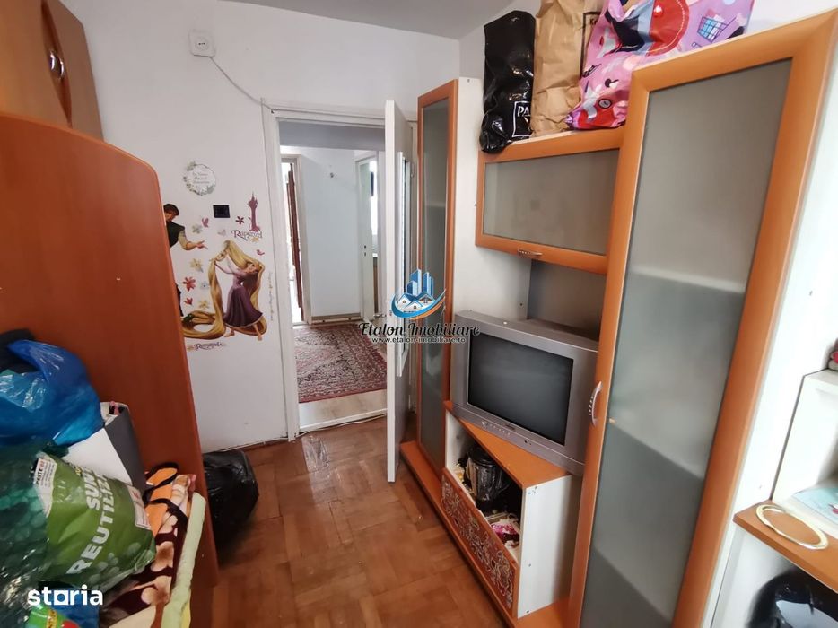 Apartament 3 camere, parter, Zona Carrefour Precista