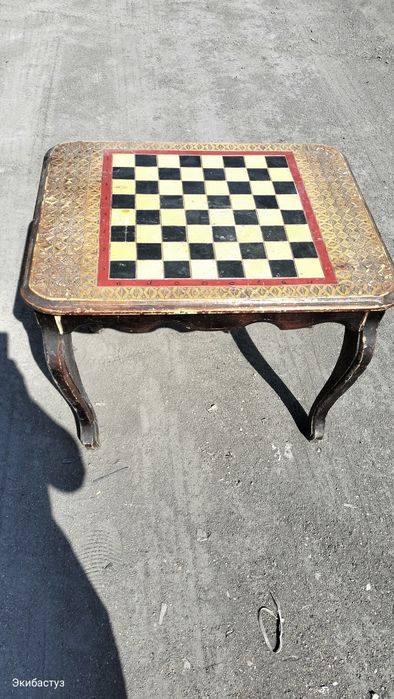 Столик ручной работы