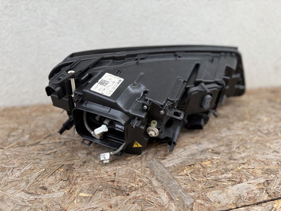 Far stanga VW Touareg 7P Facelift 2016-2017-2018 Xenon + LED Original