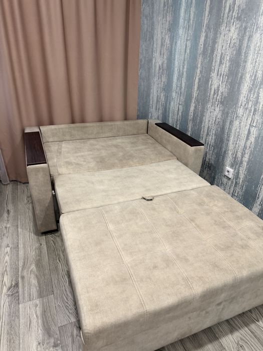 Продам Диван в хорошем состоянии