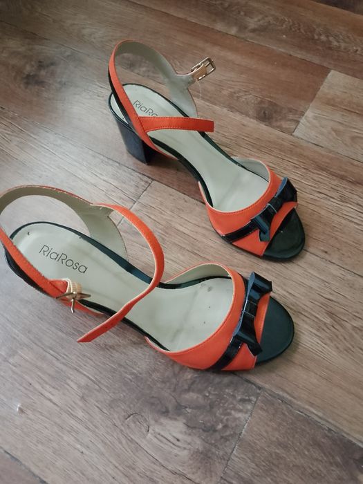 Продам босоножки за 5000 тыщ